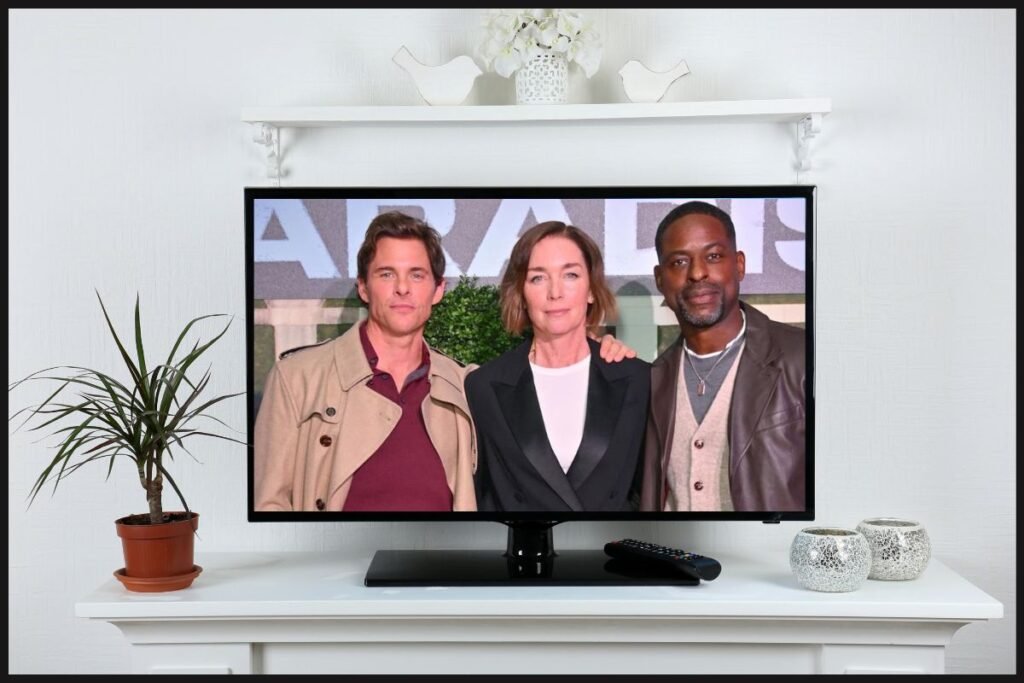 Parte do fascínio de Paradise está em seu elenco extraordinário, que entrega atuações emocionantes e intensas. A química entre os atores foi claramente reforçada nos bastidores, com relatos confirmando que o elenco promovia sessões musicais cantando hits dos anos 80 e 90, como, por exemplo: “Another Day in Paradise” de Phil Collins